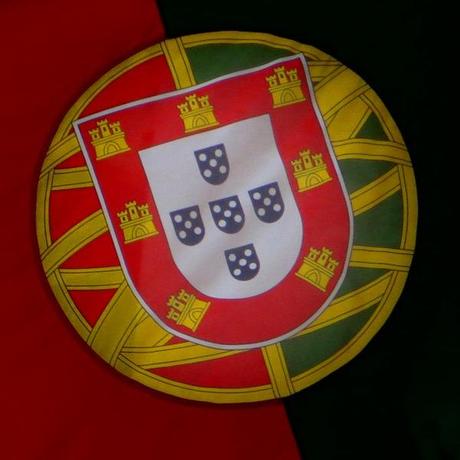 99_Portugiesische-Flagge-Wappen-Portugal