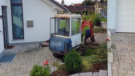 Beginn der Pflasterarbeiten für unser Gartenhaus