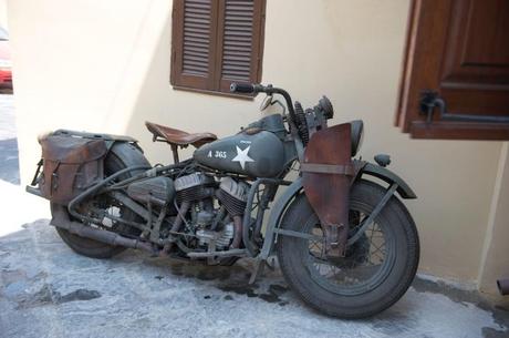 Rhodos_Old_Town_06_motocycle