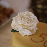 Goldene Hochzeits Torte