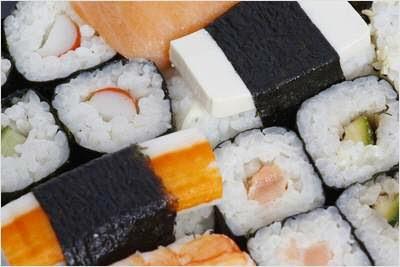 Zum Kotzen: Nach Sushi-Verzehr tausende Bandwürmer im Körper. Guten Appetit ! Glauben Sie nicht ?