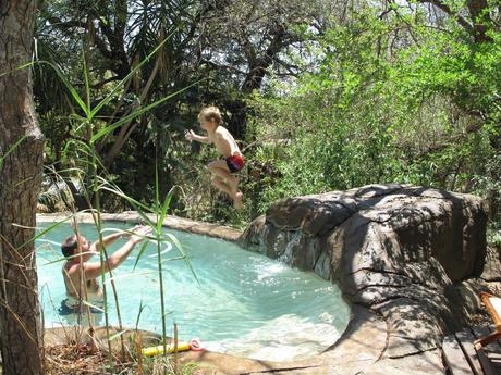 Safari-lodge mit Kind