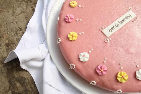 Birthday Cake - Schokoladen-Torte mit Fondant