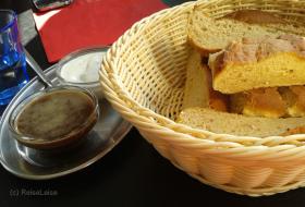 Hausgemachtes Brot mit leckeren Dips  (c) ReiseLeise