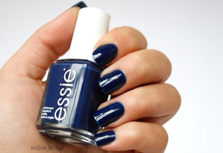 [Lacke] essie - style cartel / dress to kilt LE