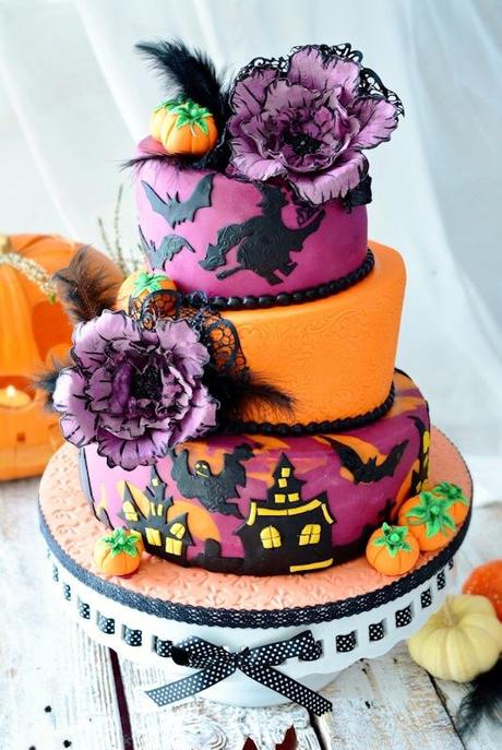 Topsey Turvy Halloween Cake, bunte Herbstlaub Kekse und Erdnuss Cupcakes und 