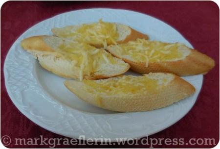 Knoblauchbrot  auf Belgisch - mit Käse überbacken