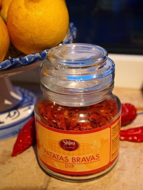 Gefüllte Puten-Hackbällchen und Süßkartoffelschnitzel mit Patatas Bravas Gewürzmischung