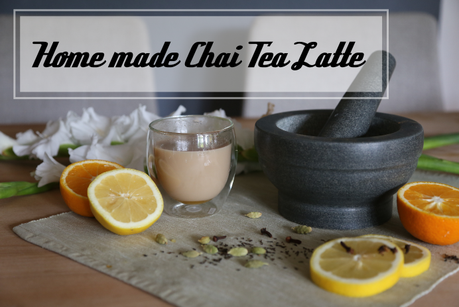 Selbstgemachter Chai Tea Latte