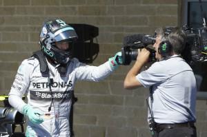 700489287 5548191112014 300x199 Formel 1: Rosberg schlägt zurück   Pole Position!