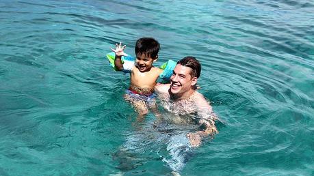 Sebastian und Sohn auf Bootstour in Phuket