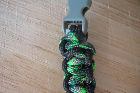 Eine kleine Danksagung und ein DIY über die angesagten Paracord Armbänder