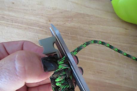 Eine kleine Danksagung und ein DIY über die angesagten Paracord Armbänder