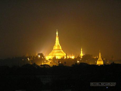 myanmar-reisebericht-yangon-shwedagon-pagode-bei-nacht