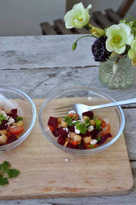 Savoury Wednesday: Rote Bete Salat mit Kichererbsen, Schafskäse und Koriander