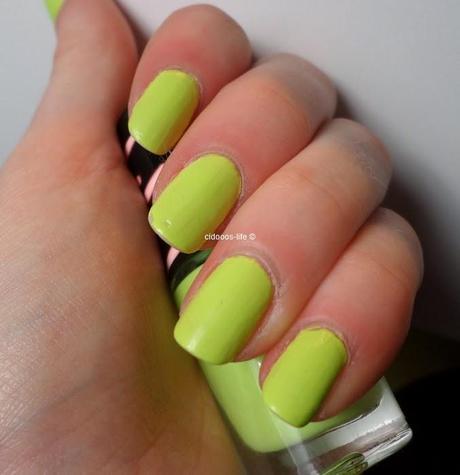 Maybelline New York Color Show Bleached Neon '244 Chic Chartreuse' Tragebild ♥
