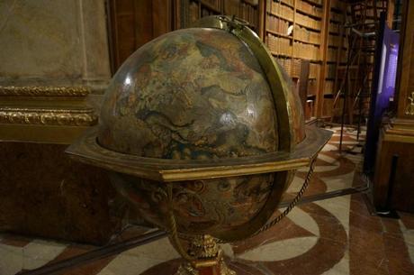 Alter Globus in der Österreichischen Nationalbibliothek