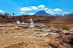 Das Lavafeld von San Jacinto, Nicaragua, mit Blick auf den Vulkan Santa Clara.
