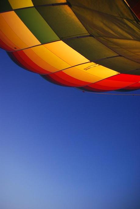 04_Abheben-bei-Sonnenaufgang-Heisluftballon-Luxor-Aegypten