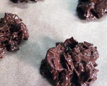 Vegane Dinkel-Schoko-Crossies mit verschiedenen Nuss-Splittern