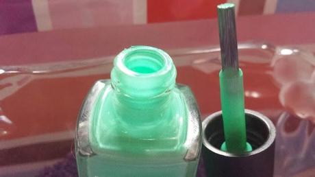 Review & Swatch: KIKO Nailpolish - Nuance 526 Mint