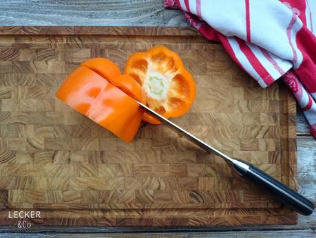 Catering-Praktikantin für einen Tag oder Kochen für Billy Idol und ein Paprika-Schneide-Hack Catering-Praktikantin für einen Tag oder Kochen für Billy Idol und ein Paprika-Schneide-Hack
