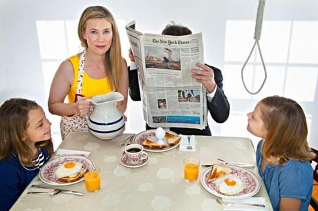 Domestic Bliss: Schräge Familienfotos von Susan Copich