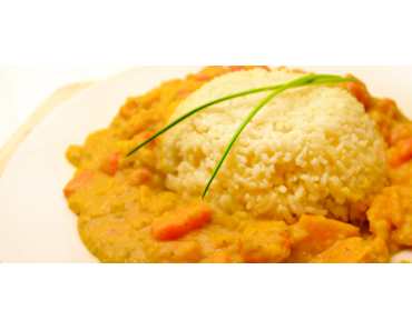 Vegetarisches Kürbis-Curry mit roten Linsen