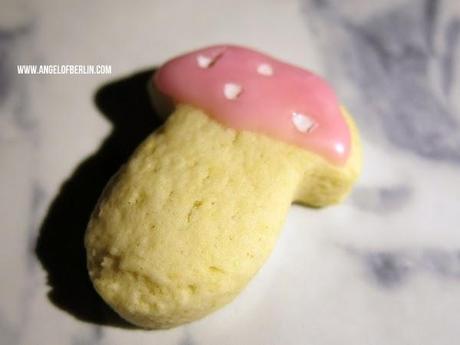 [bakes...] Mushroom Cookies with Cream & La Fissima