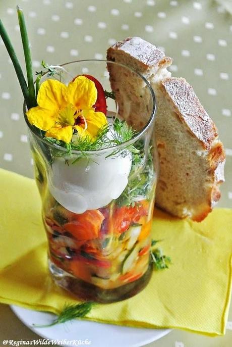 Ei im Glas mit frischen Kräutern und Gemüse- Frühlingshafter Frühstücksgenuss im Advent!
