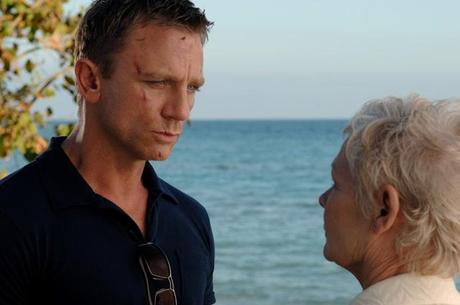  Bond (Daniel Craig) bekommt von M (Judi Dench) die Leviten gelesen - ZDF und Jay Maidment