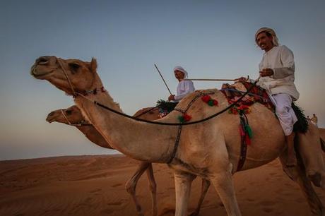 Wüstentraum - im Alltag sind Omans Beduinen längst motorisiert. Mit Allradantrieb. -  Foto:  ZDF und Gert Anhalt