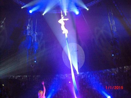 Actionreicher Start in das Jahr 2015: Ein Abend beim Akrobatik-Zirkus Flic Flac