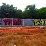 Graffiti auf einer Mauer auf dem Weg zum Otres Beach 2.