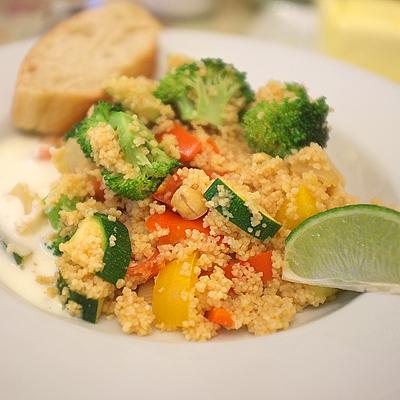 Couscous-Gemüse mit Cashewnüssen