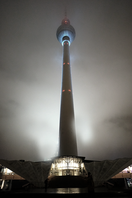 Berlin leuchtet 2014 Fernsehturm bei Nacht