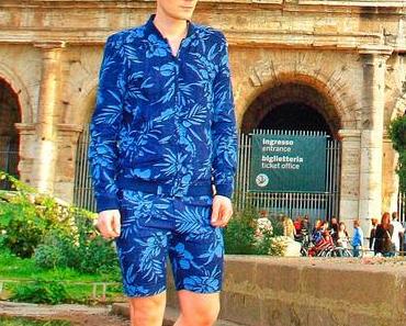 Outfit // Floral Print in front of the Colosseum