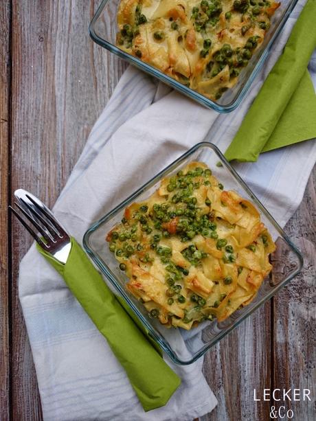 Safran-Nudelauflauf mit Erbsen und Bergkäse Safran-Nudelauflauf mit Erbsen und Bergkäse
