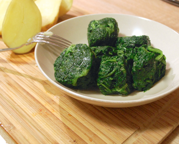 SPINATLAIBCHEN MIT SCHAFSKÄSEDIP