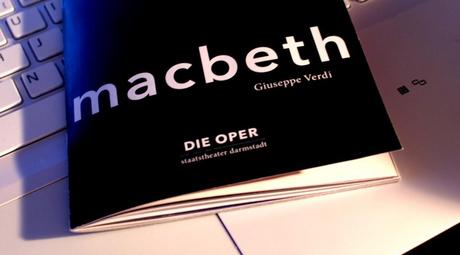 Macbeth in Darmstadt – Auf die Schippe genommen