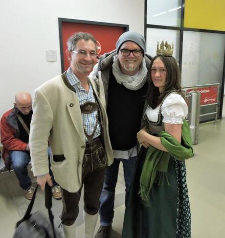 DJ Ötzi mit Heukönigin Lorena und Helmut Mühlbacher