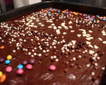 Rezept: Dunkler Schoko-Brownie-Kuchen (einfach!)