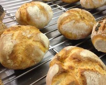 Rustikale Weizenbrötchen