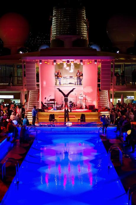 Zum sechsten Mal GOP Varieté auf hoher See – 2016 kommt die Show „Rockabilly“ an Bord der Mein Schiff 4