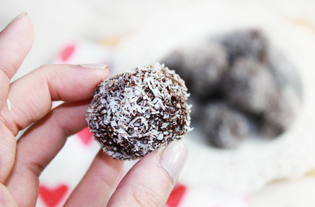 Raw Protein Coconut Balls