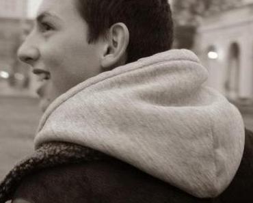 EINE GLÜCKLICHE KINDHEIT    Jugendliche und Teenager beeinflussen