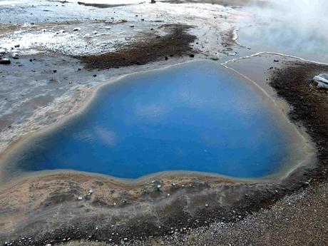 Geysir-Island-Blue-Water