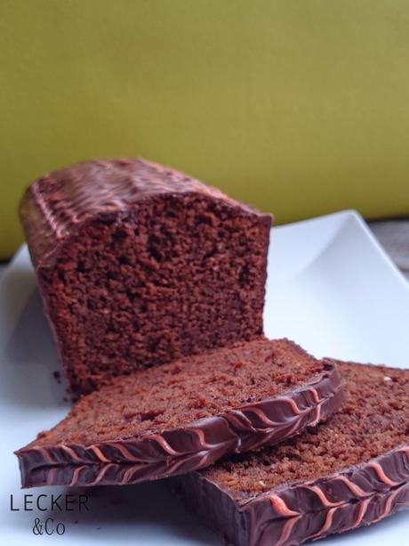 Orangen-Mandel-Kuchen mit Schokolade Orangen-Mandel-Kuchen mit Schokolade