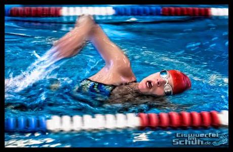 EISWUERFELIMSCHUH - Schwimm Geschichten Chicago InterContinental Pool Swimming Zoggs (6)