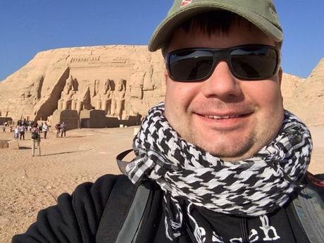 26_Reiseblogger-Daniel-Dorfer-in-Abu-Simbel-Grosser-Tempel-Aegypten-Nilkreuzfahrt